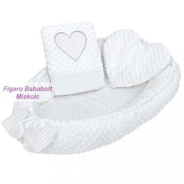   Belisima luxus babafészek párnával és takaróval  "szívecske fehér"